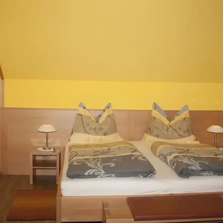 Fruehstueckspension Kuzmic 3* Wartberg