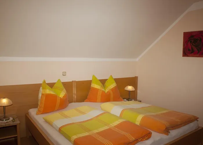 福斯图斯派库美可住宿加早餐旅馆 住宿加早餐酒店 Wartberg